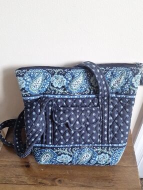 Vera Bradley Seaport Villager Tote Bag White Blue Navy Paisley Quilted Cotton
